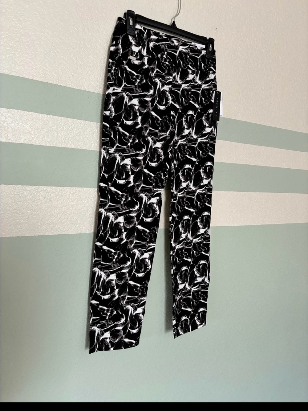 Premise Black and White Abstract Tummy Control Stretch Ankle Pants Women’s XS